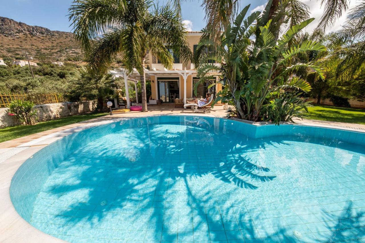 Three-Bedroom Villa Private Pool
