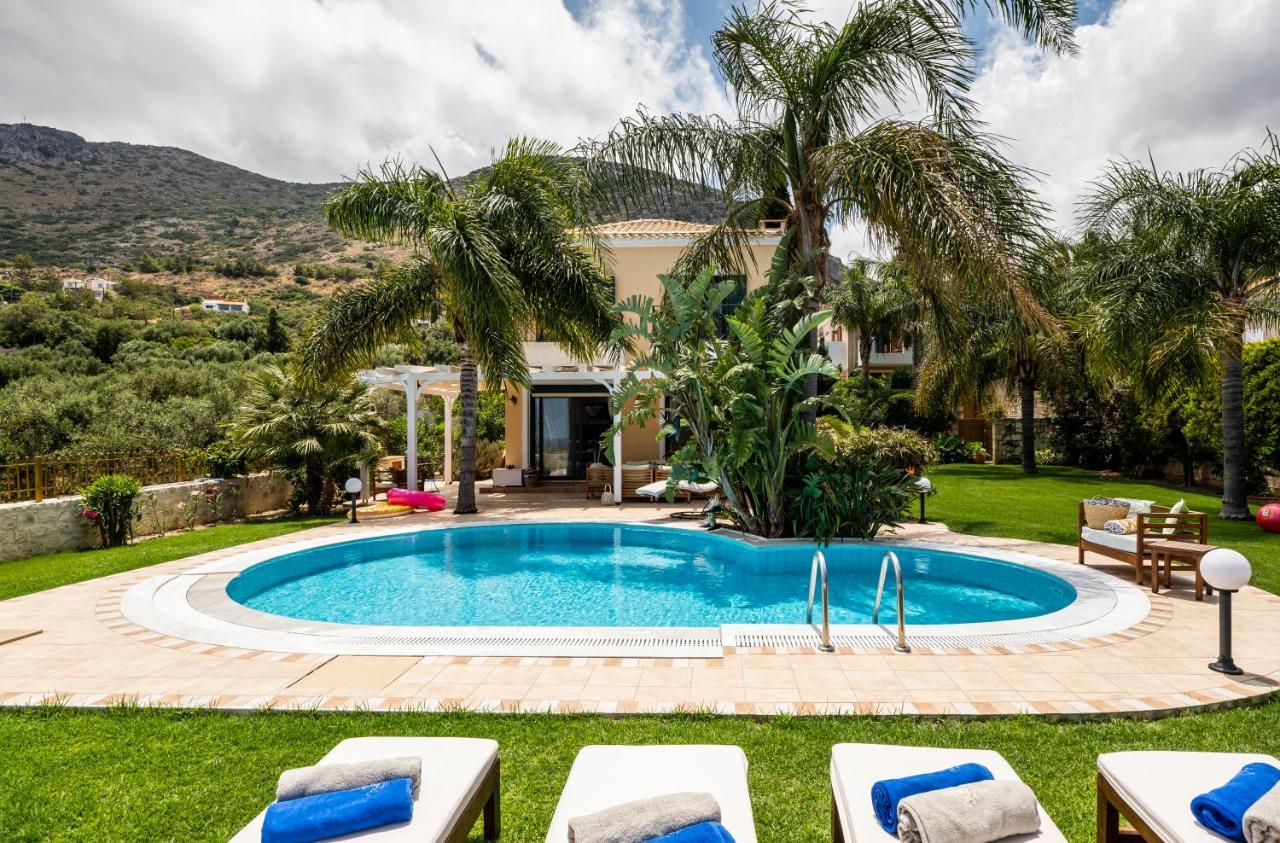 Three-Bedroom Villa Private Pool