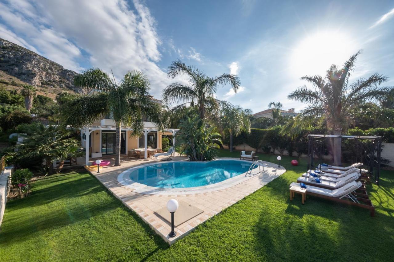 Three-Bedroom Villa Private Pool