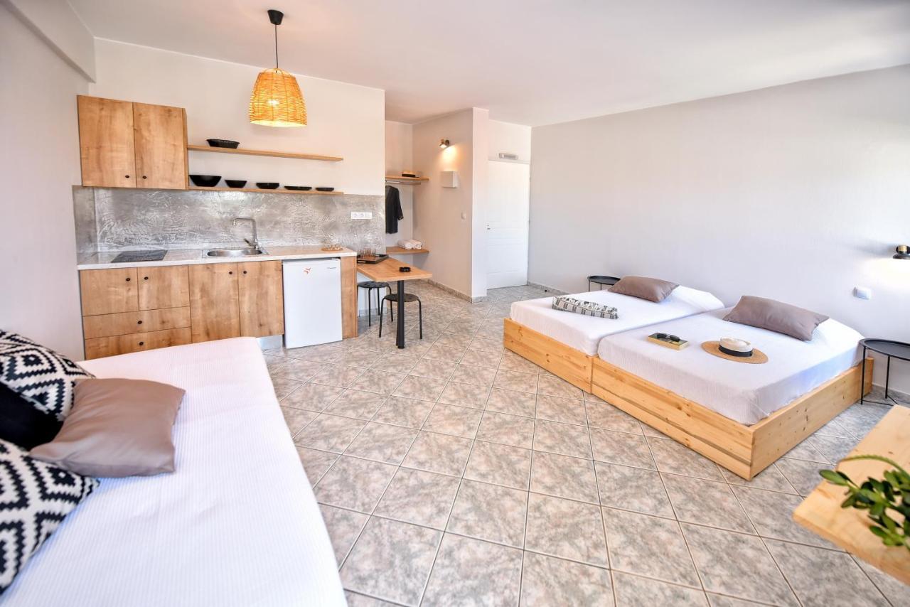 One-Bedroom Apartment Side Sea View