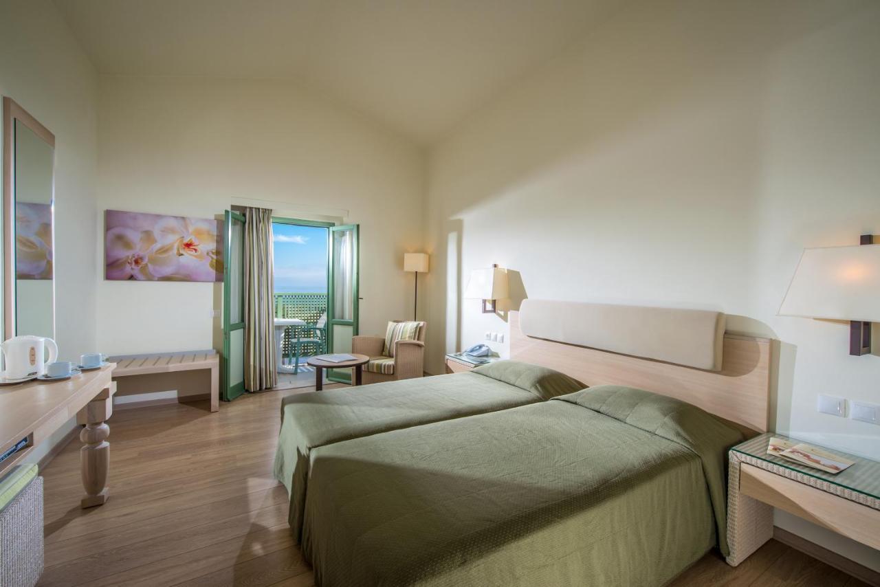 Double or Twin Room Garden View