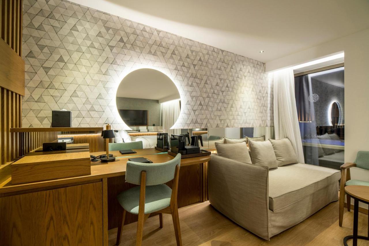 Dazzling Junior Suite Outdoor Hot Tub