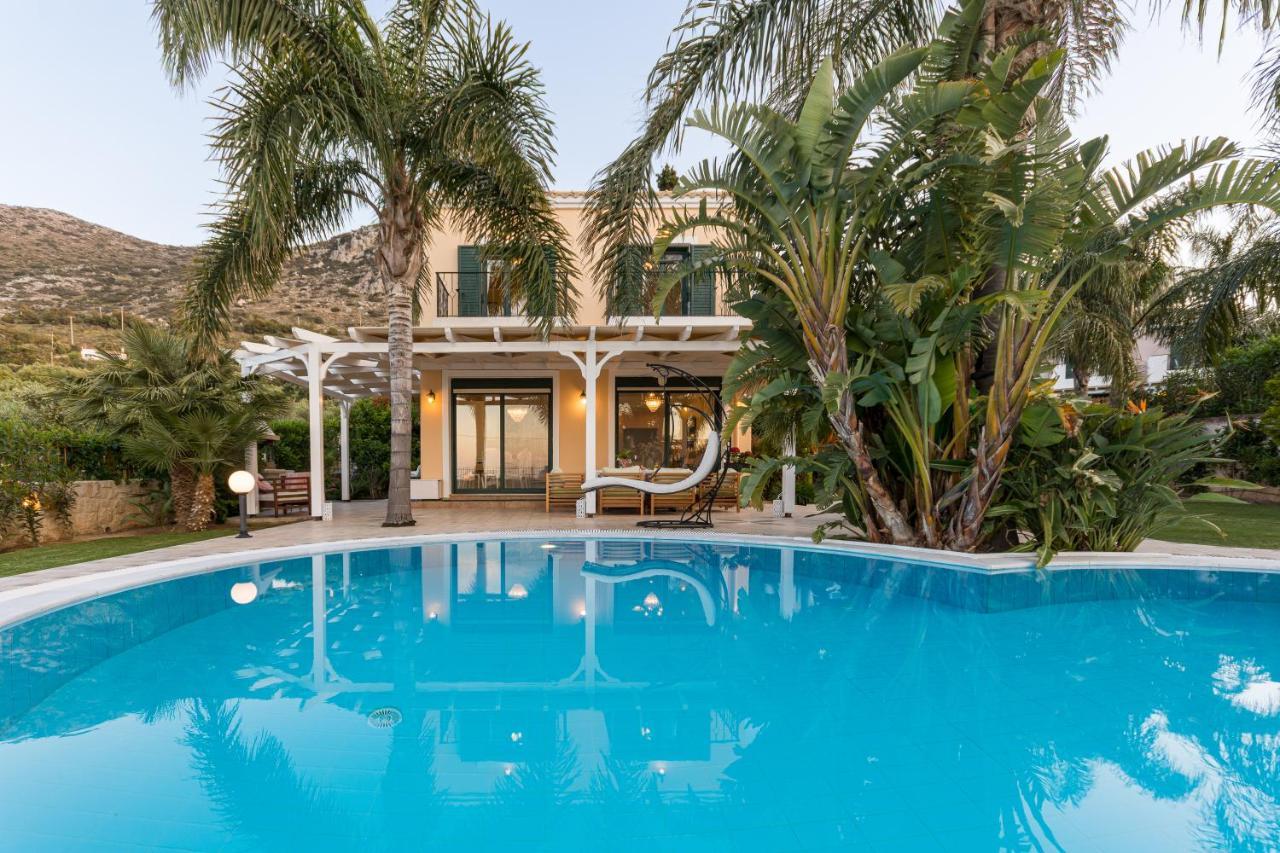 Three-Bedroom Villa Private Pool