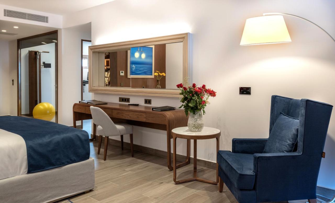 Aqua Marine Suite Waterfront Outdoor Whirlpool Gym