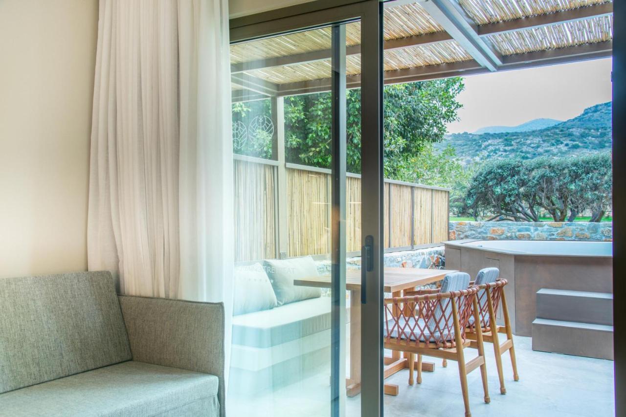 Classic Double Garden View Outdoor Hot Tub