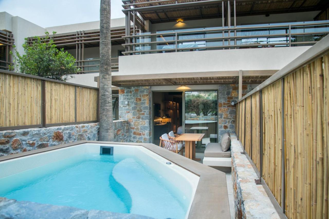 Classic Double Garden View Outdoor Hot Tub