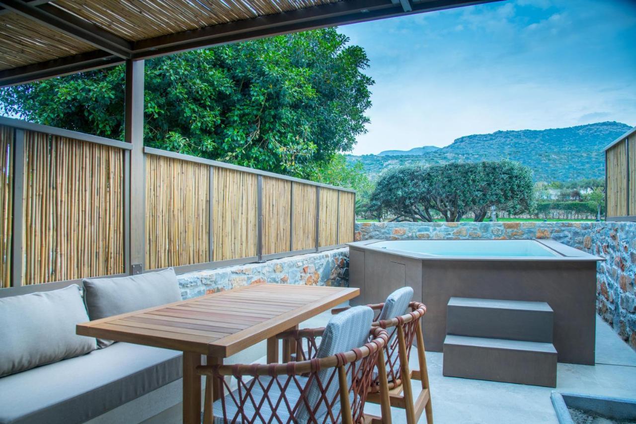 Classic Double Garden View Outdoor Hot Tub