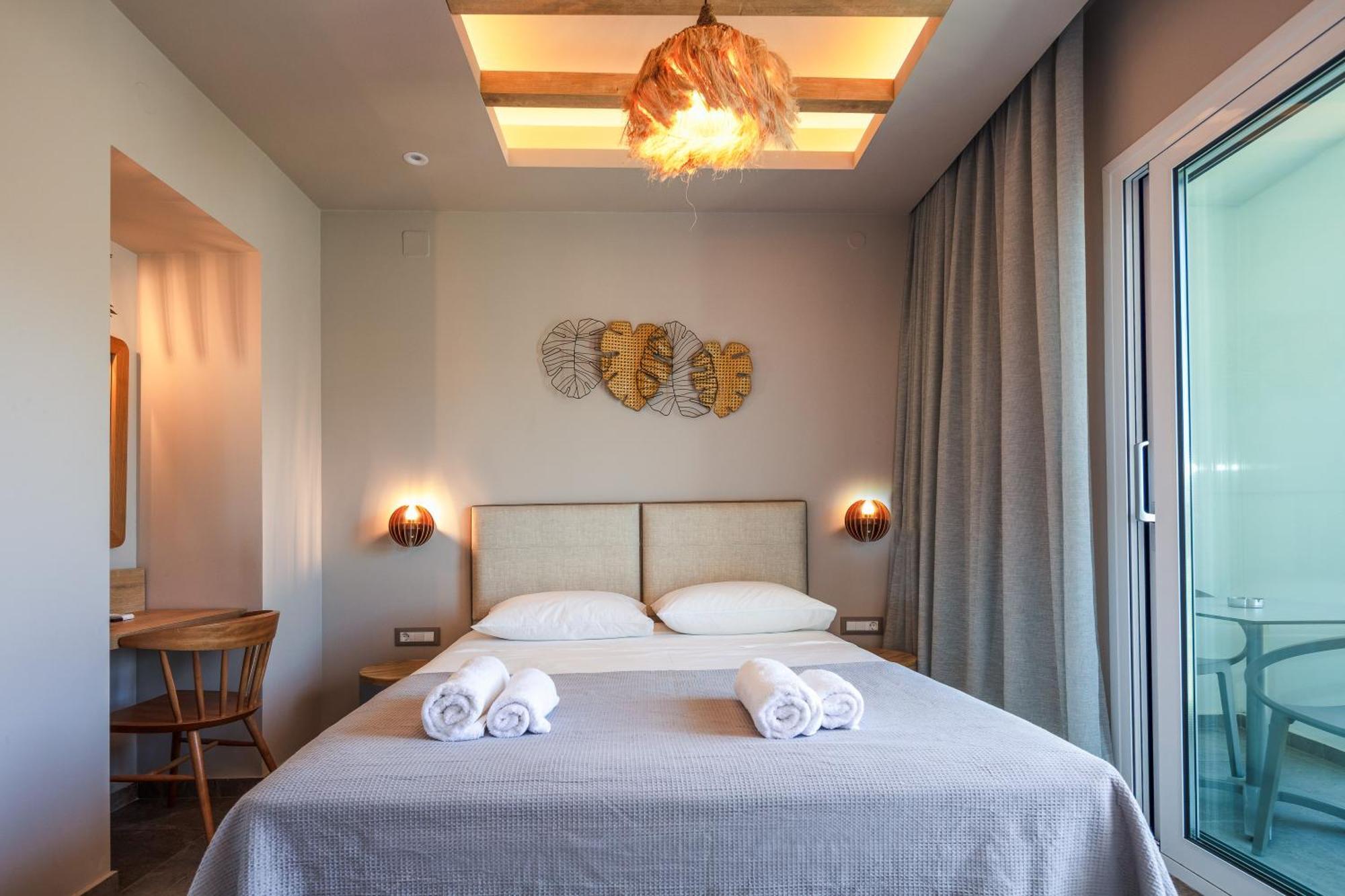 Junior Suite Inland View