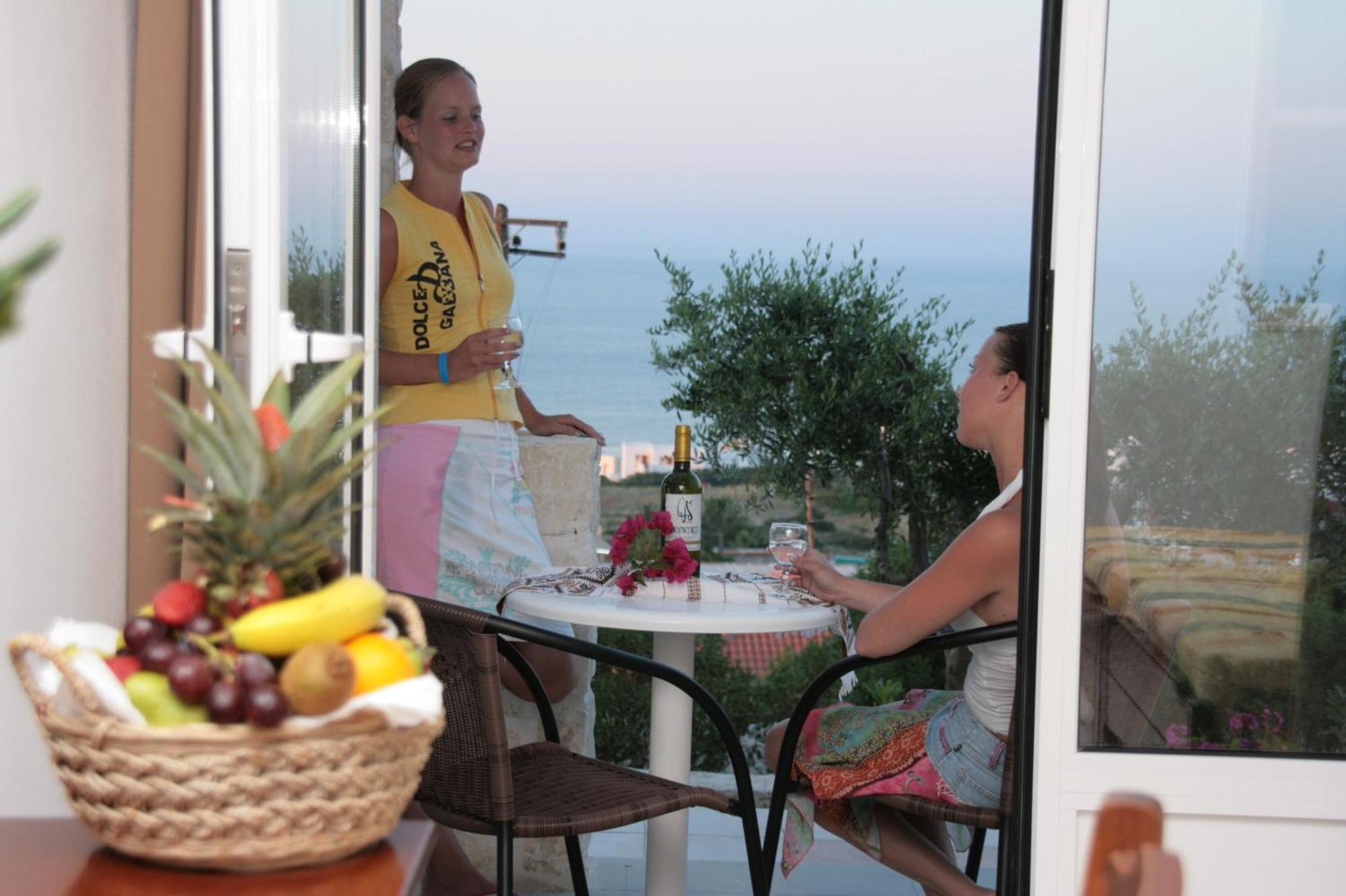 Double or Twin Room Sea View