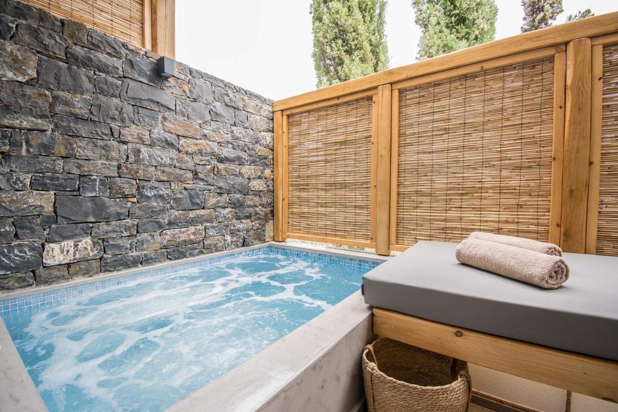Deluxe Double Ground Floor Jacuzzi