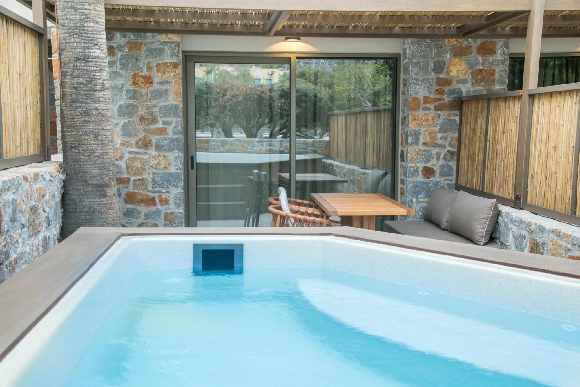 Classic Double Garden View Outdoor Hot Tub