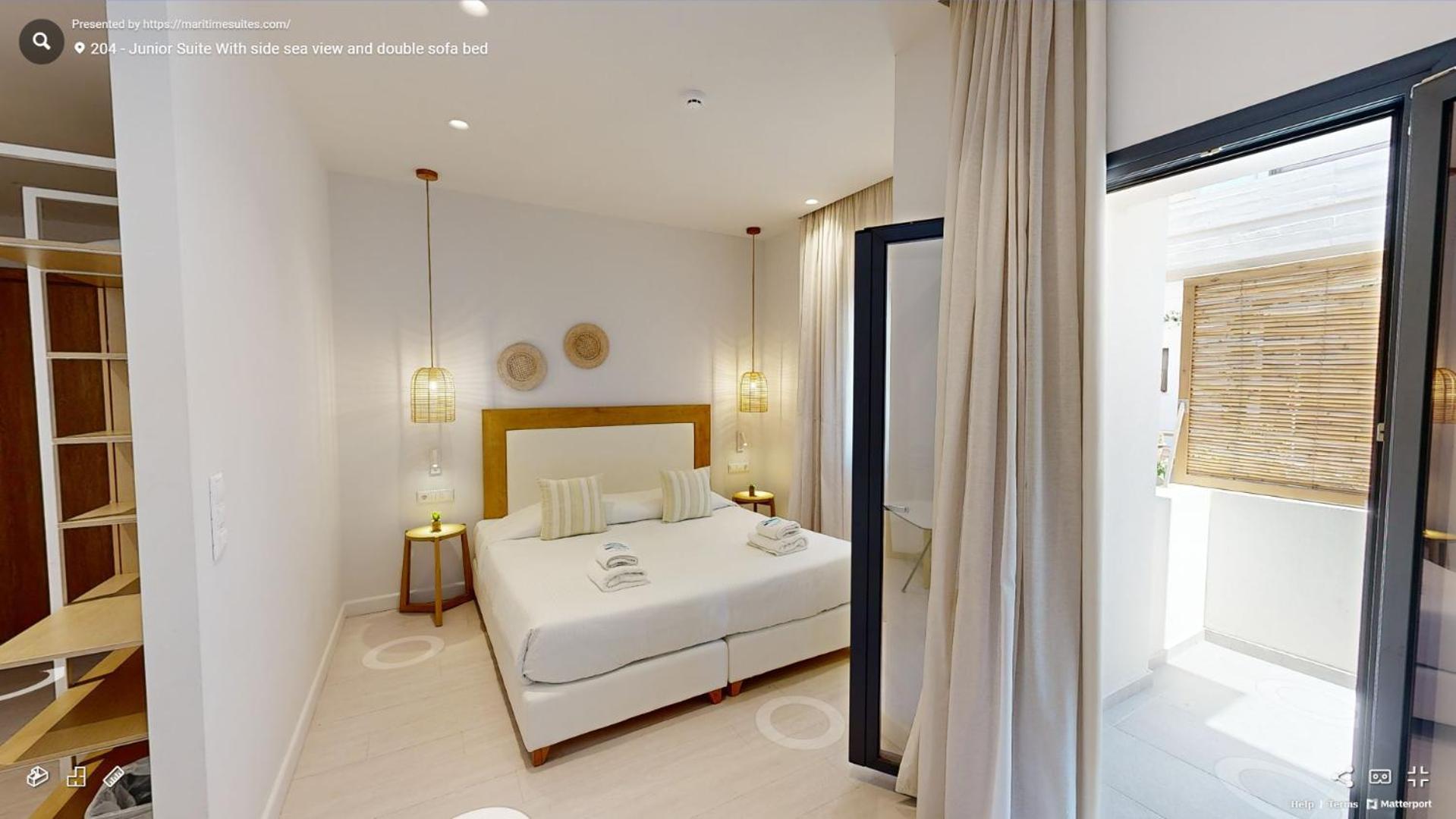 Deluxe Double or Twin Room City View