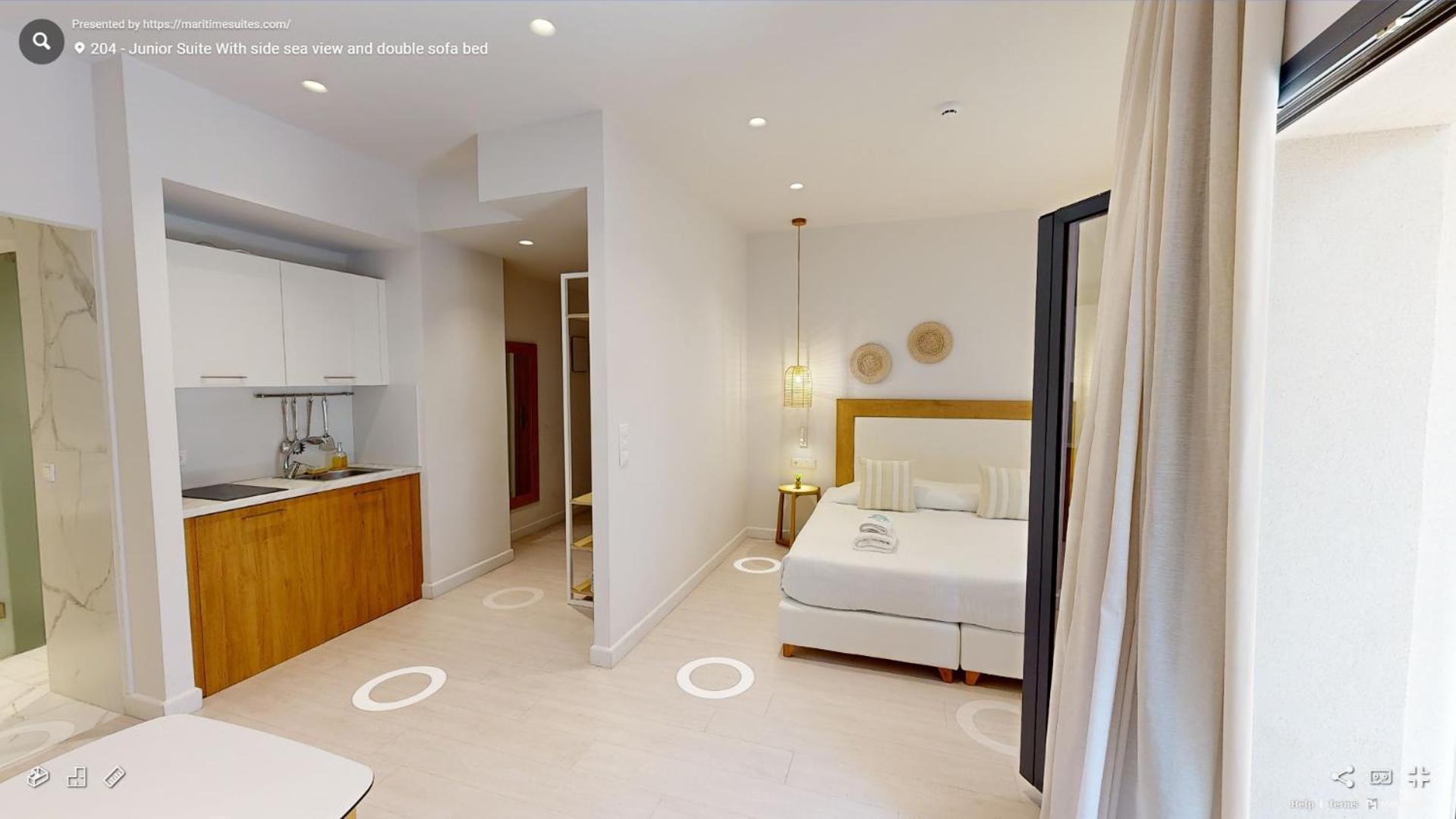 Deluxe Double or Twin Room City View
