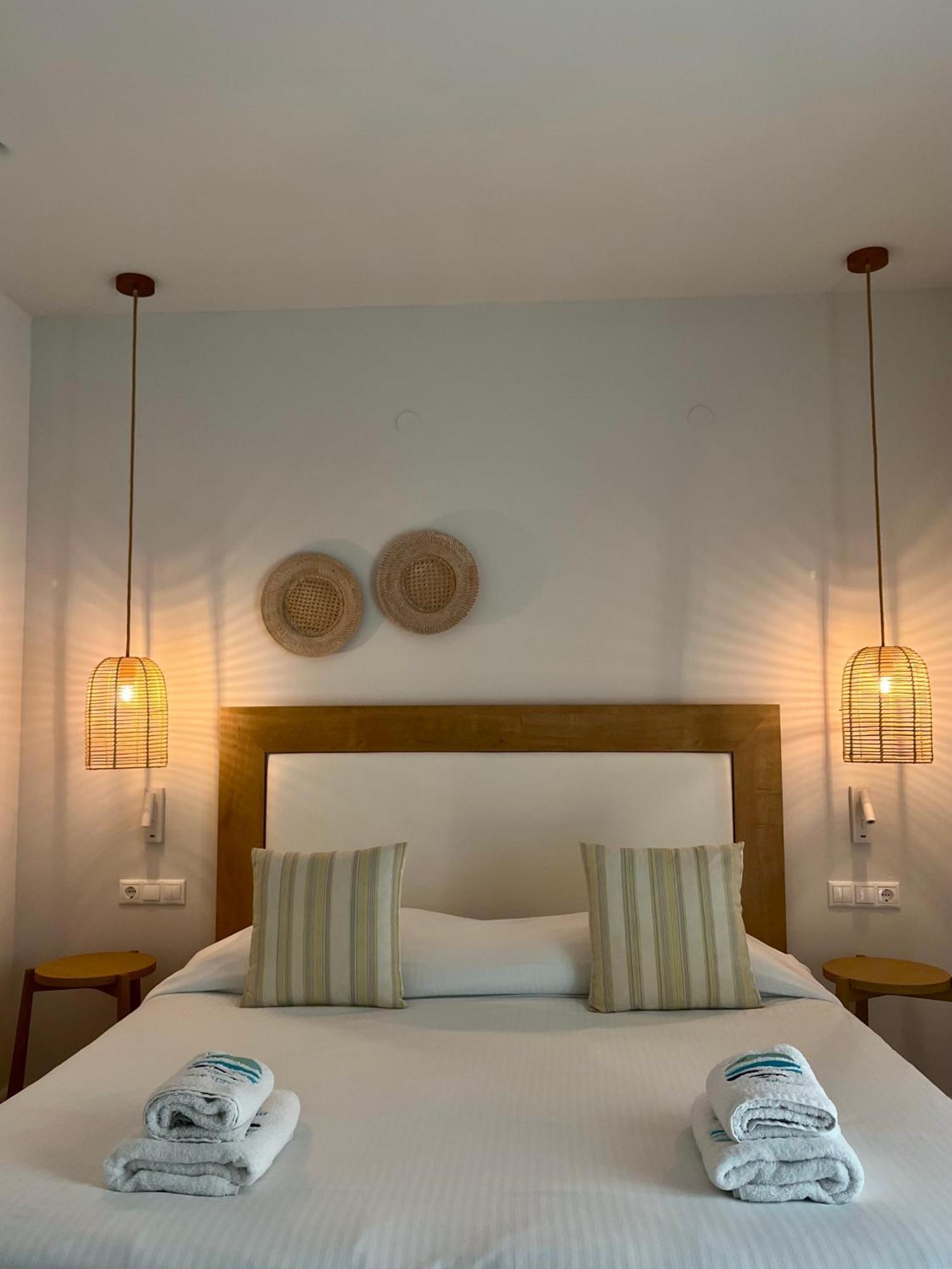 Double or Twin Room Side Sea View