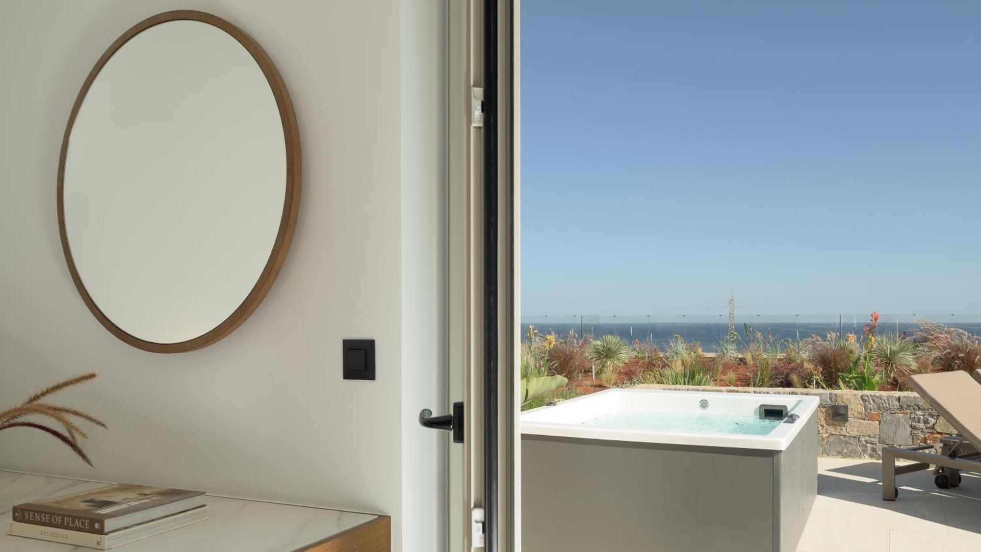 Suite with Hot Tub