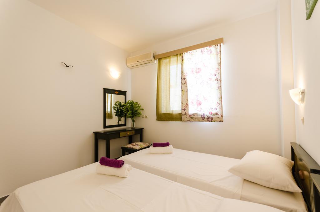 One-Bedroom Apartment City View