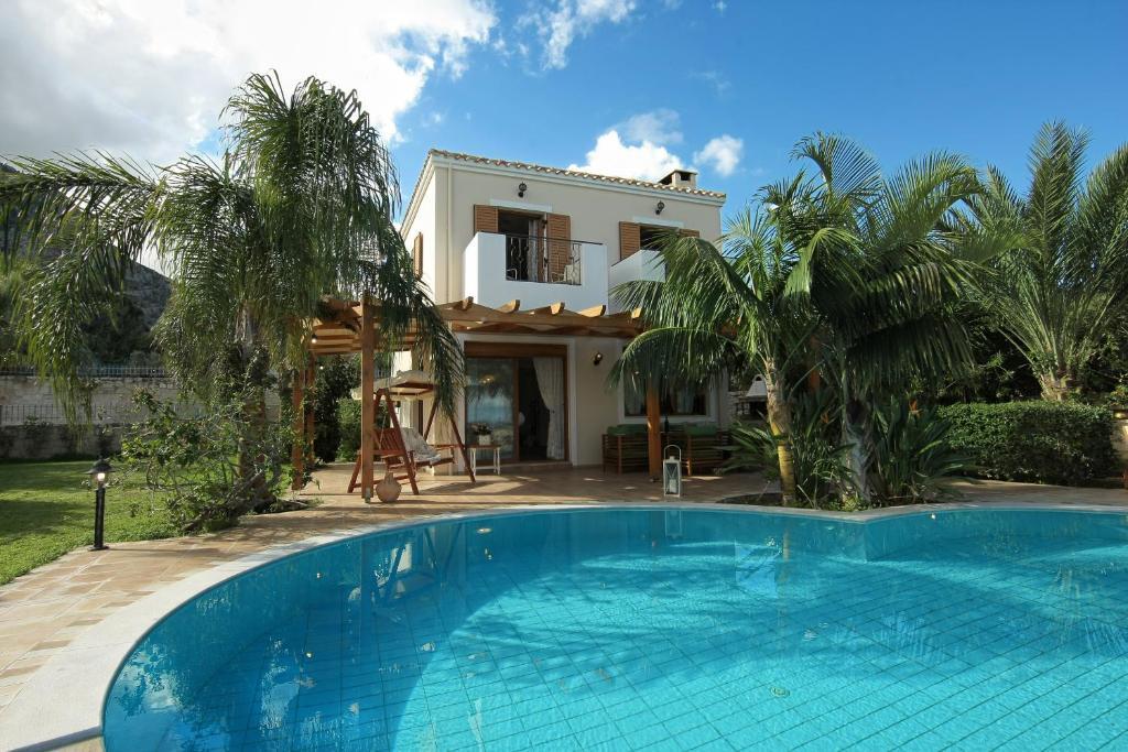 Three-Bedroom Villa Private Pool