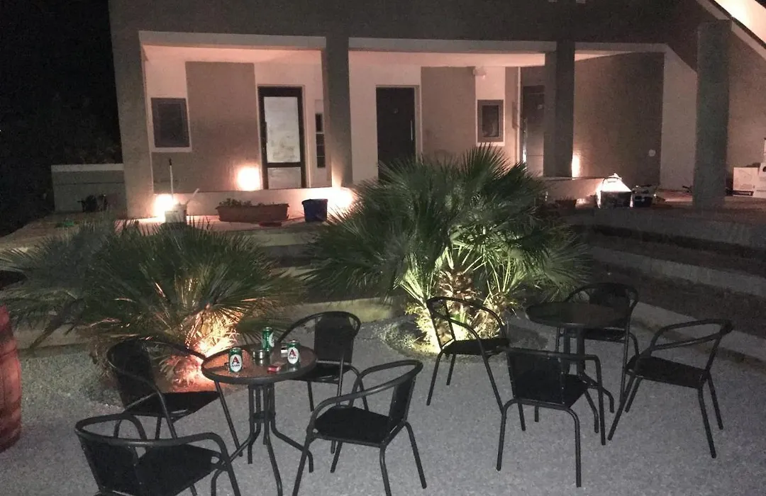 Anissaras Beach Appartement-1