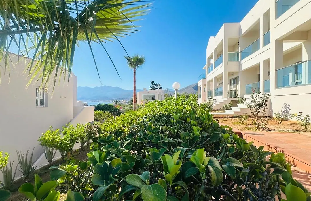 Saradari Beach Hotel - Adults Only-1