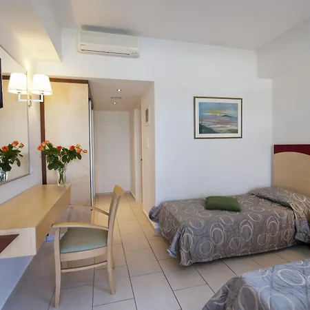 Grand Hotel Holiday Resort-2