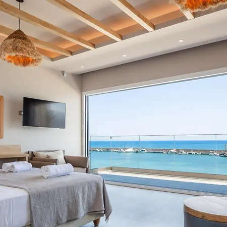Skipper Beachfront Suites-3