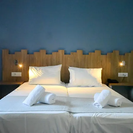Pollis Hotel-2