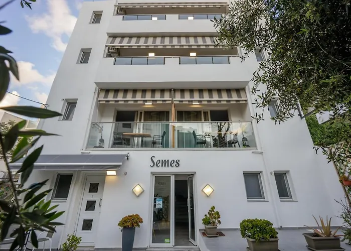 Semes Luxury Apts By Estia